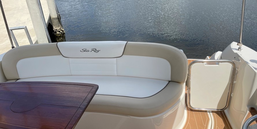 Sea Ray 330 Sundancer