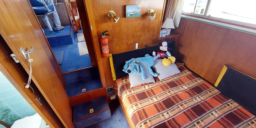 Van de stadt custom 32 steel yacht