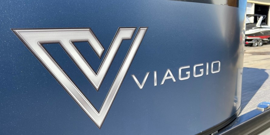 60 x 16 tri-toon passenger vessel