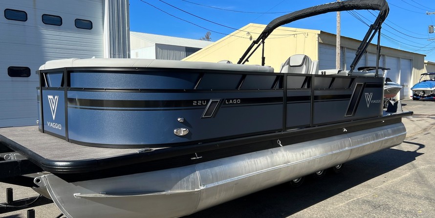 60 x 16 tri-toon passenger vessel