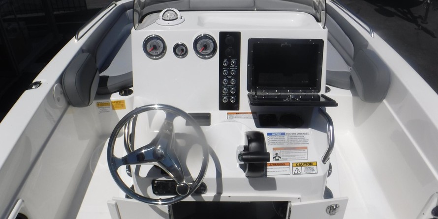 Nauticstar 211