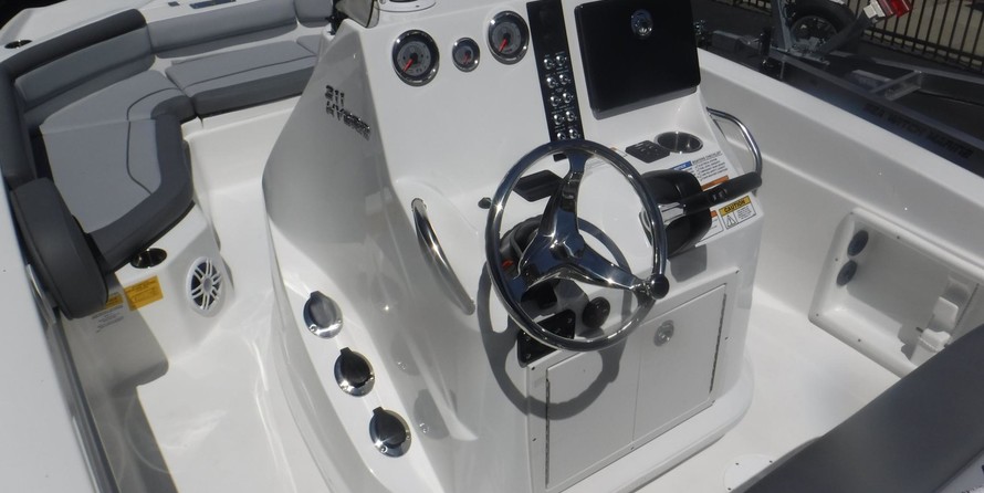 Nauticstar 211