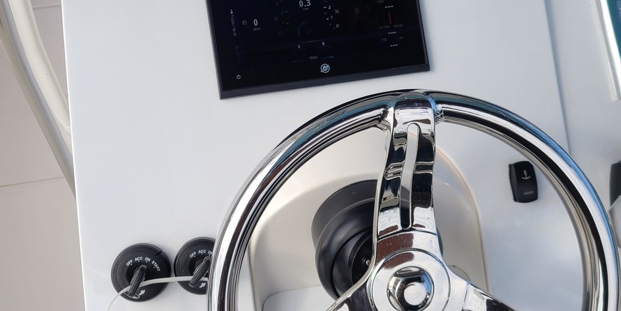 Fountain 38 center console te