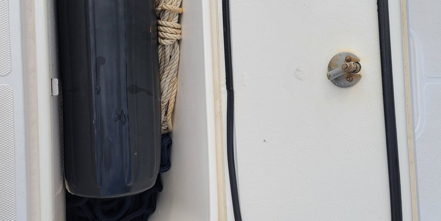 Fountain 38 center console te