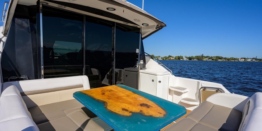 Sea Ray 510 Sundancer