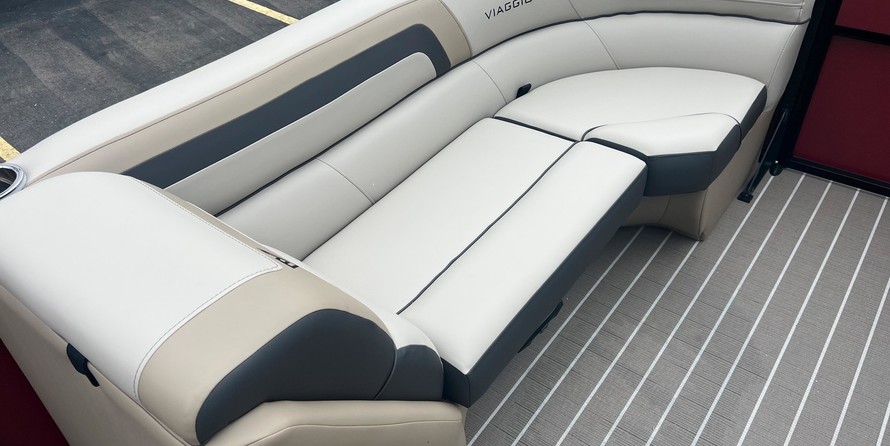 60 x 16 tri-toon passenger vessel