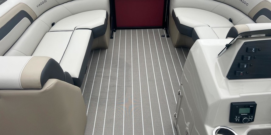 60 x 16 tri-toon passenger vessel