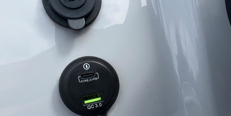 60 x 16 tri-toon passenger vessel