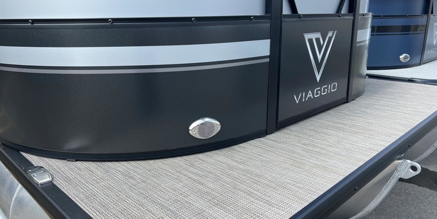 60 x 16 tri-toon passenger vessel