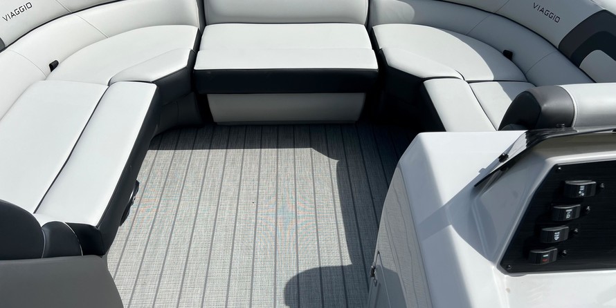 60 x 16 tri-toon passenger vessel