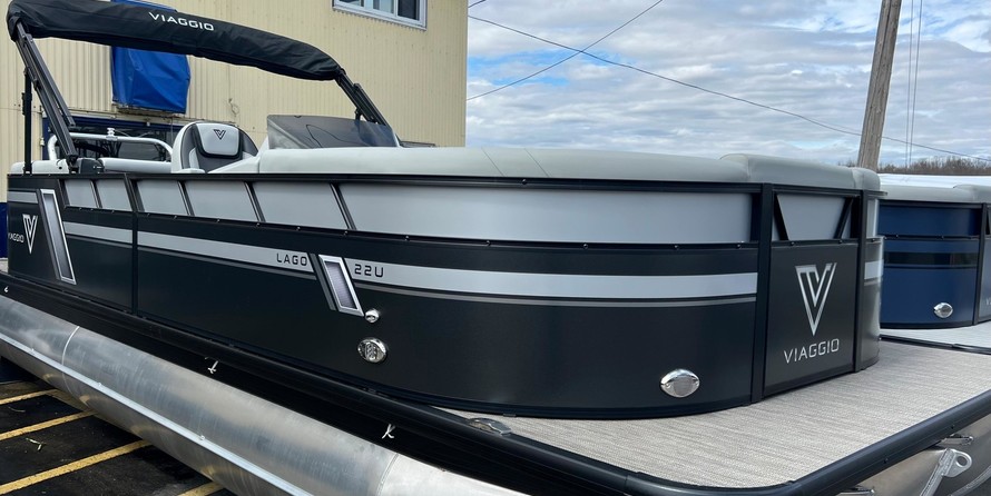 60 x 16 tri-toon passenger vessel