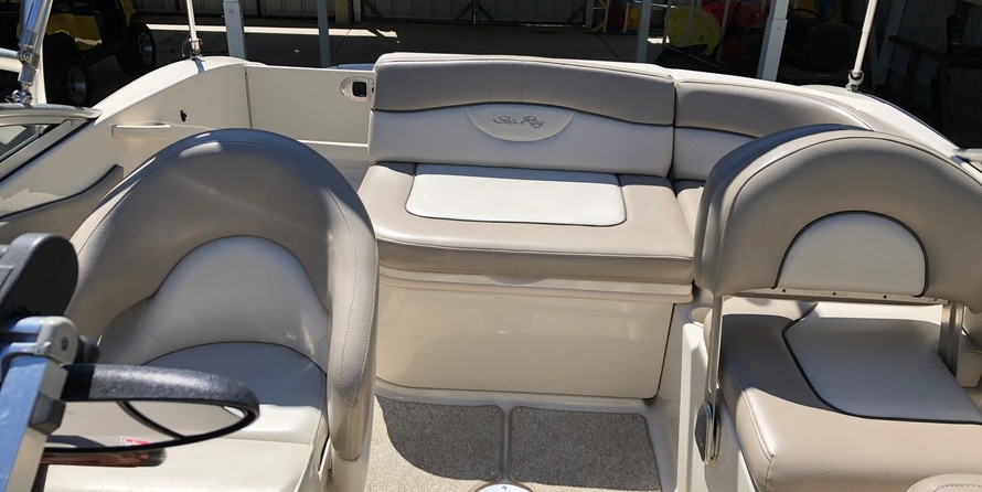Sea Ray 200 Sundeck