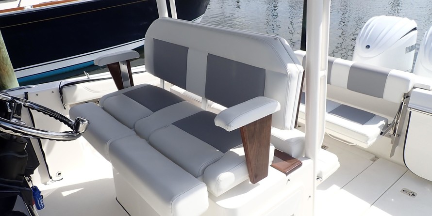 Pursuit st 310 sport