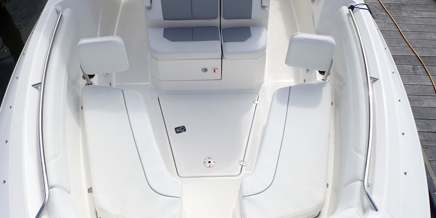 Pursuit st 310 sport