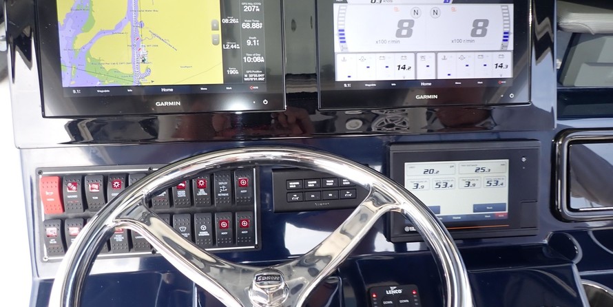 Pursuit st 310 sport