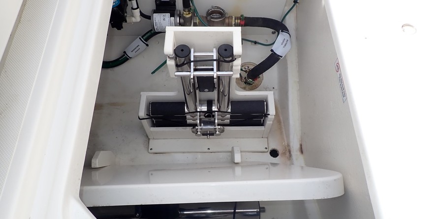 Pursuit st 310 sport