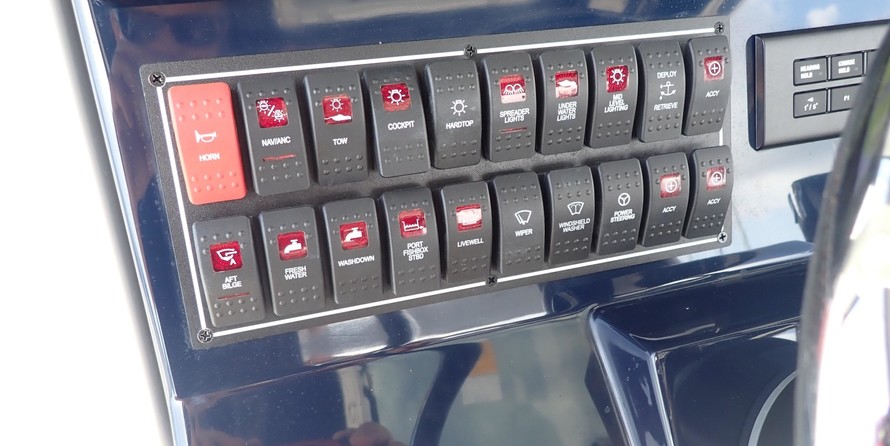 Pursuit st 310 sport