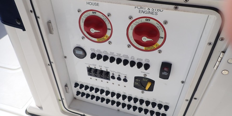 Pursuit st 310 sport