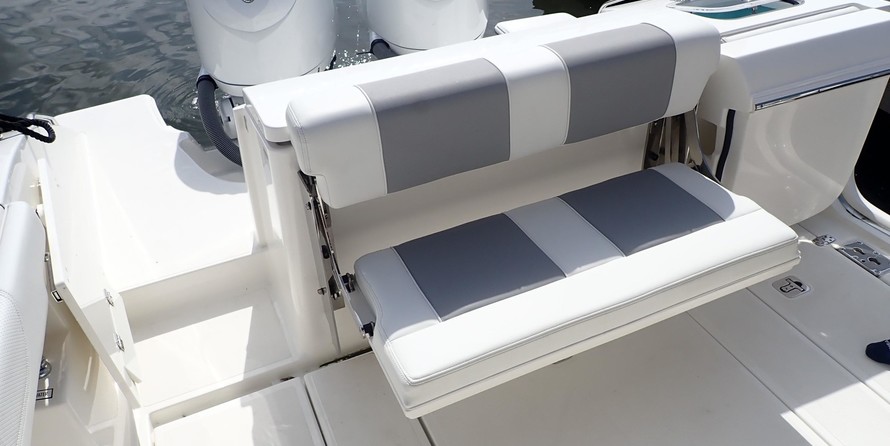 Pursuit st 310 sport