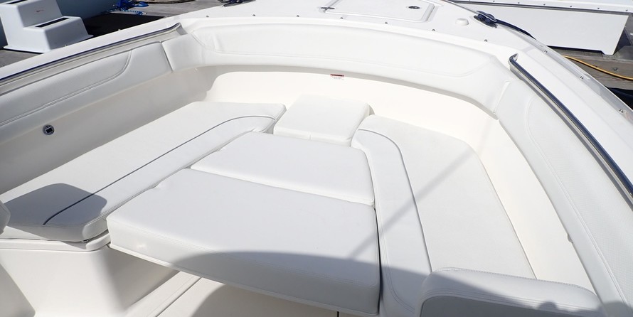 Pursuit st 310 sport