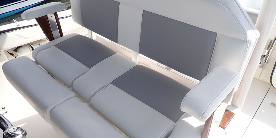 Pursuit st 310 sport