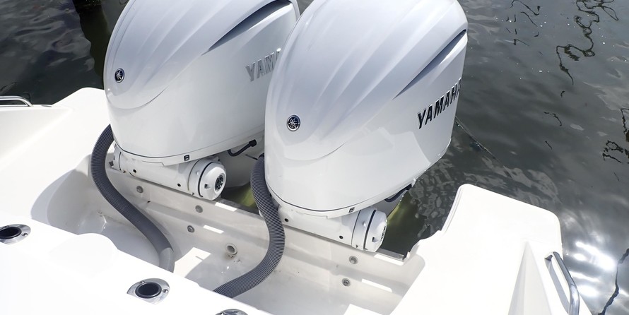 Pursuit st 310 sport