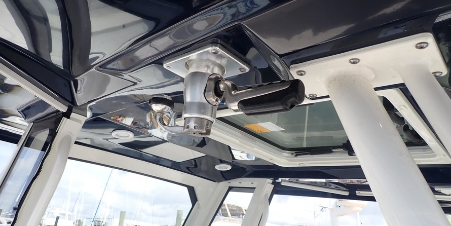 Pursuit st 310 sport