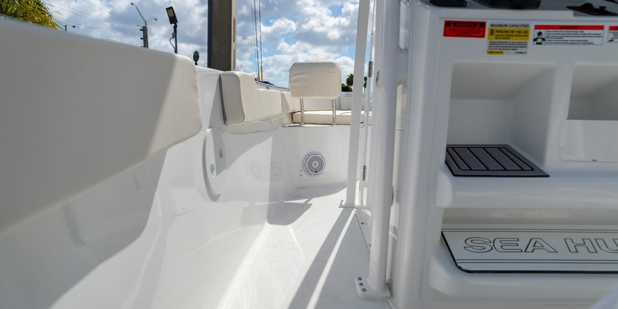 Sea Ray hunt ultra 211