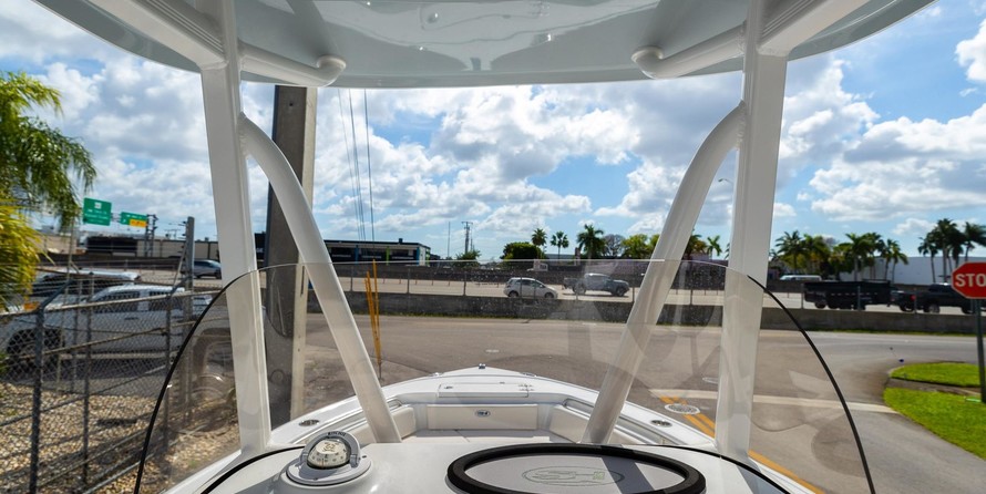 Sea Ray hunt ultra 211