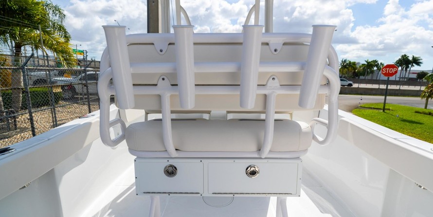 Sea Ray hunt ultra 211