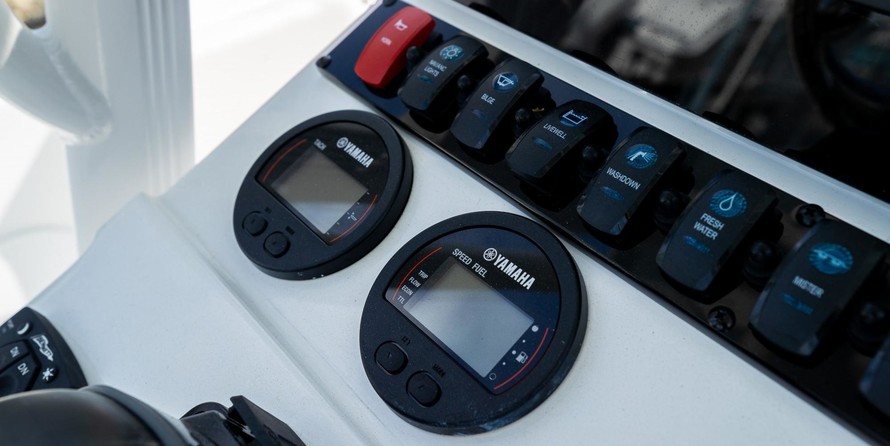 Sea Ray hunt ultra 211