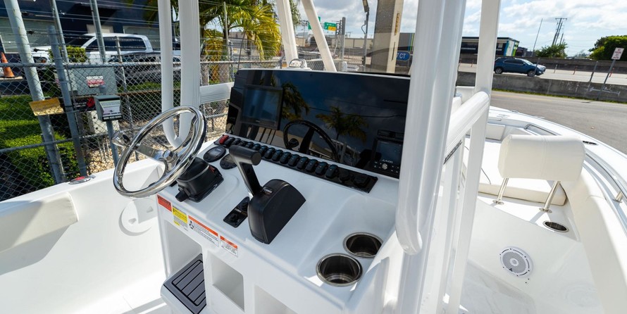 Sea Ray hunt ultra 211