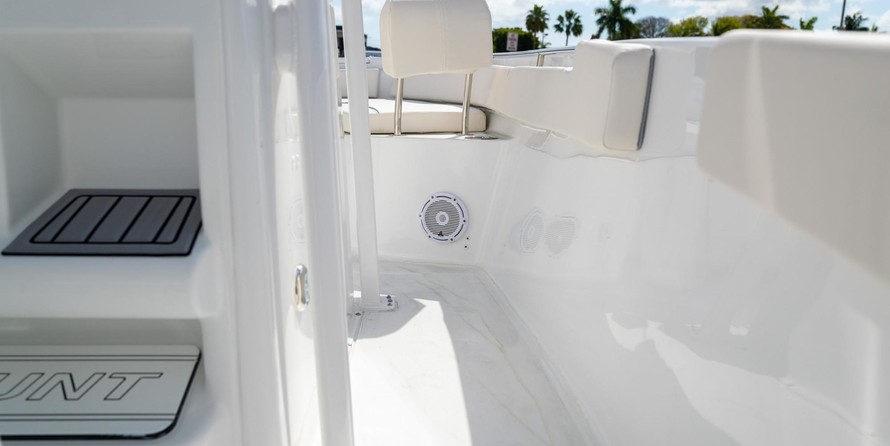 Sea Ray hunt ultra 211