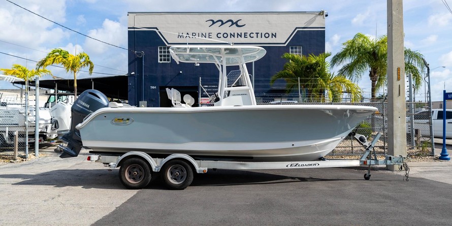 Sea Ray hunt ultra 211