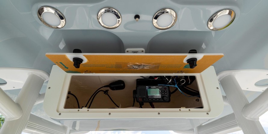 Sea Ray hunt ultra 211