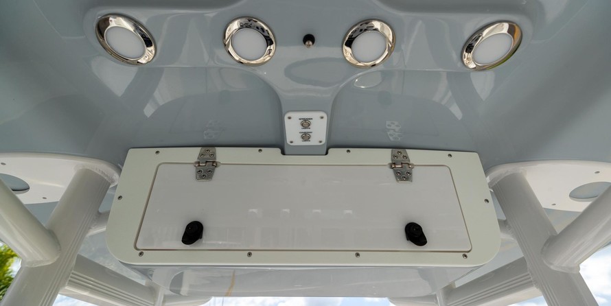 Sea Ray hunt ultra 211