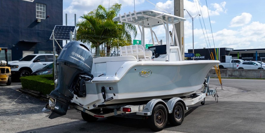 Sea Ray hunt ultra 211
