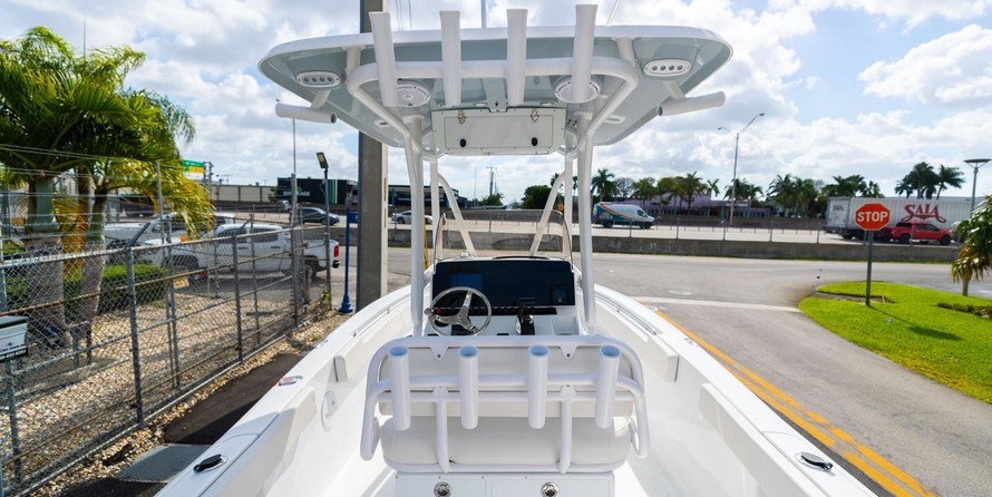 Sea Ray hunt ultra 211