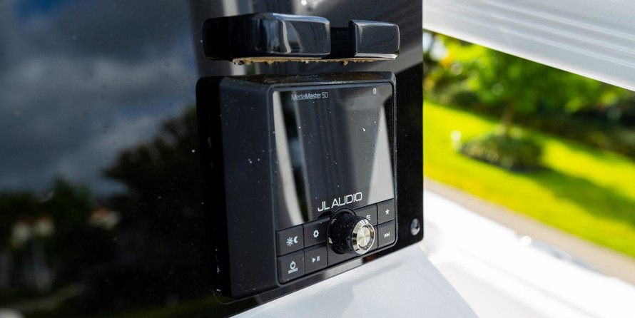 Sea Ray hunt ultra 211