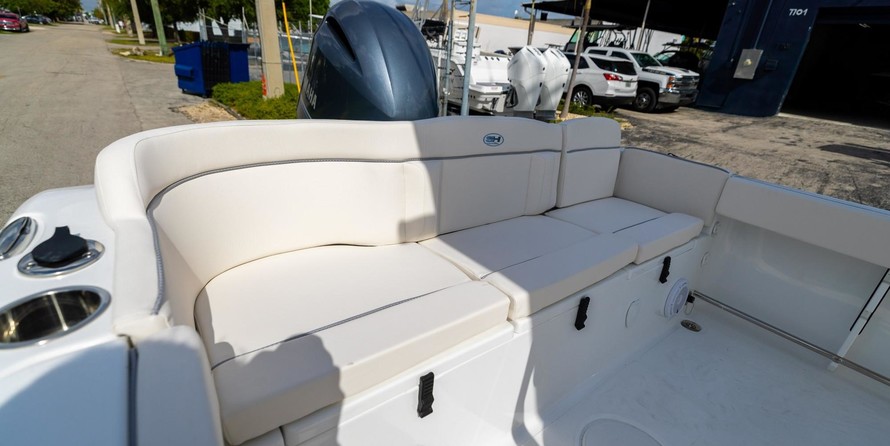 Sea Ray hunt ultra 211