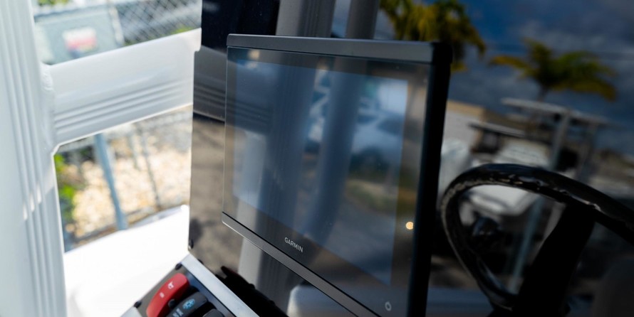 Sea Ray hunt ultra 211