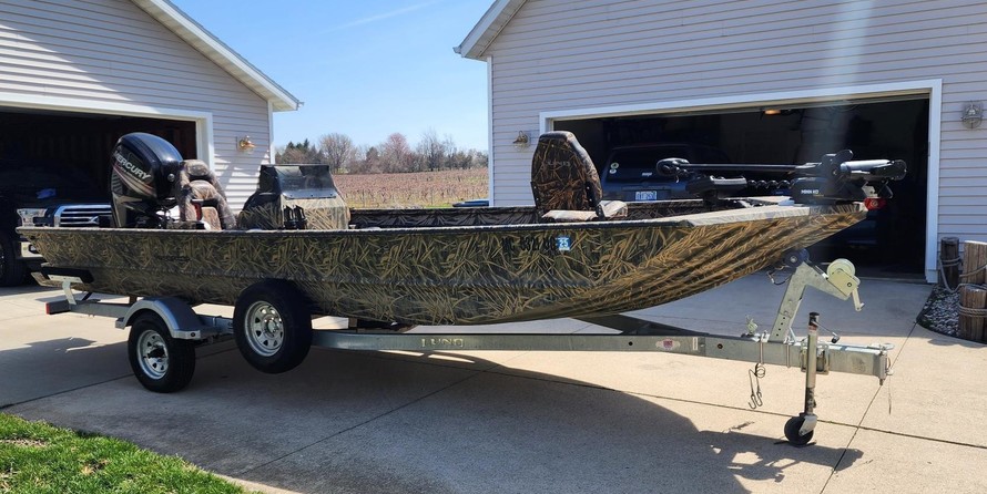 Lund Boats Predator 2070