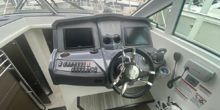 Cruisers Yachts 45 Cantius