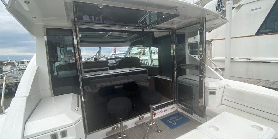 Cruisers Yachts 45 Cantius