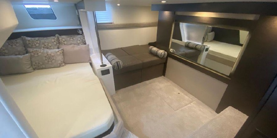 Cruisers Yachts 45 Cantius