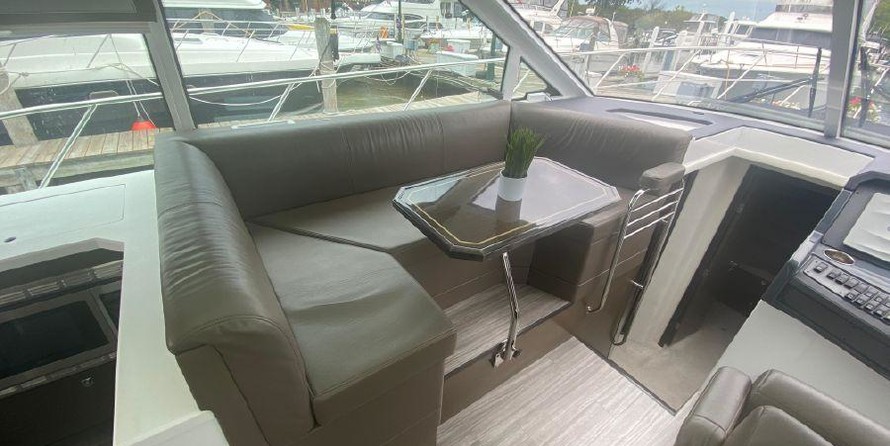 Cruisers Yachts 45 Cantius