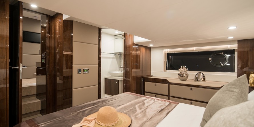 Fairline 50 Squadron