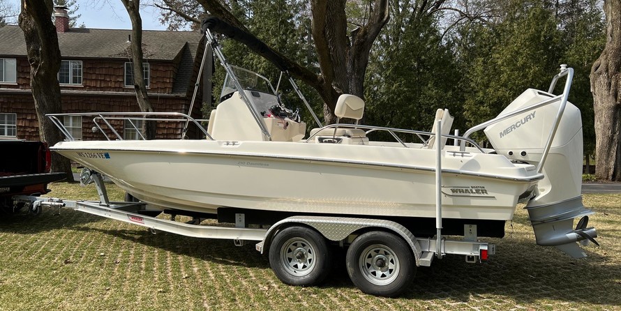 Boston Whaler 210 Dauntless