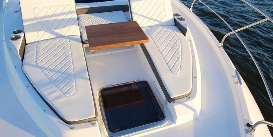 Cruisers Yachts 42 Cantius