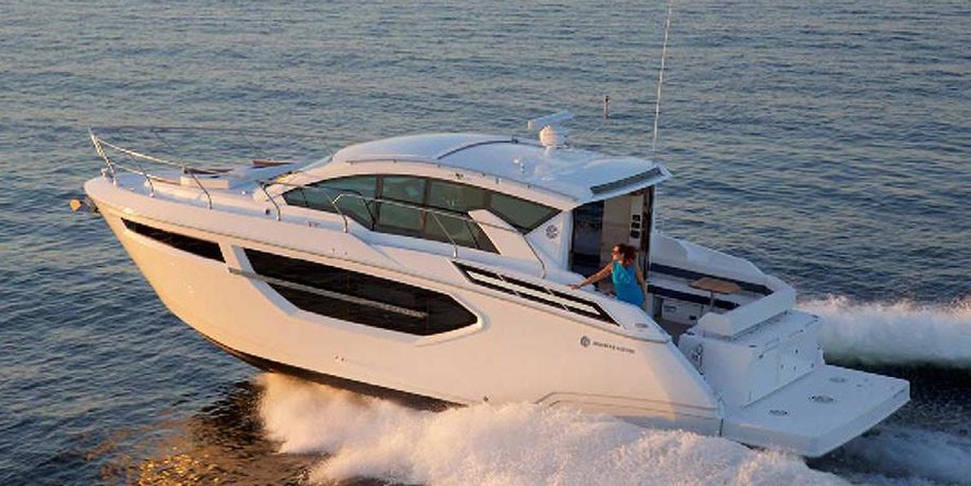Cruisers Yachts 42 Cantius